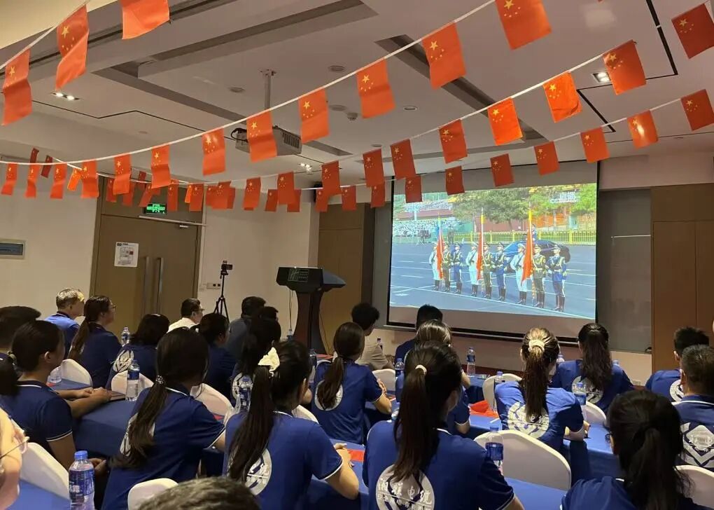 湘联电缆集体观看九三阅兵，汲取奋进力量！